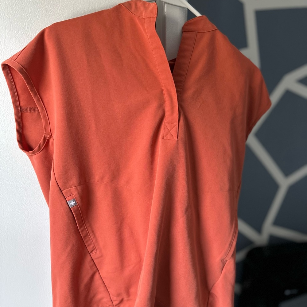 Terracota FIGS scrub set